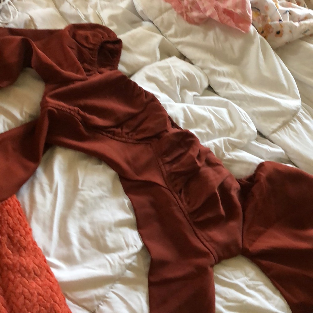 very cute tie around long sleeve top